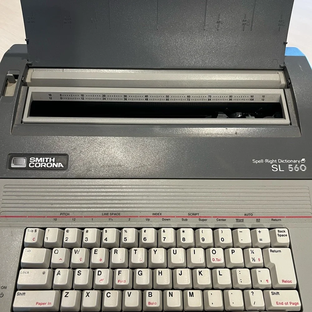 SL 560 Gray Electric Typewriter